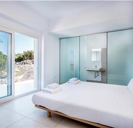 4 bedroom villa with pool and sea view in Perithia, Corfu, sleeps 9